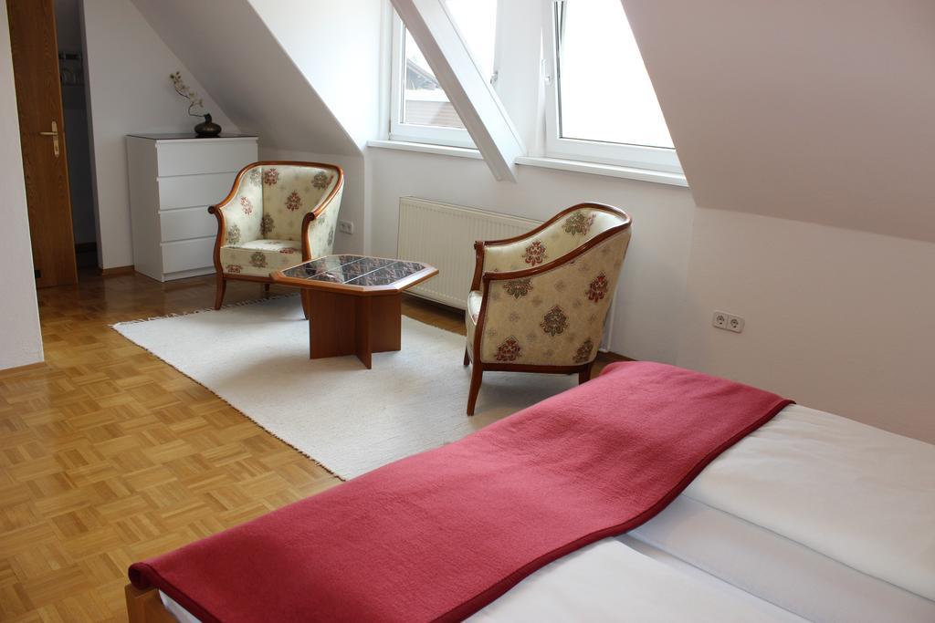 קרומפנדורף Ferienwohnung Und Gaestezimmer Korb חדר תמונה