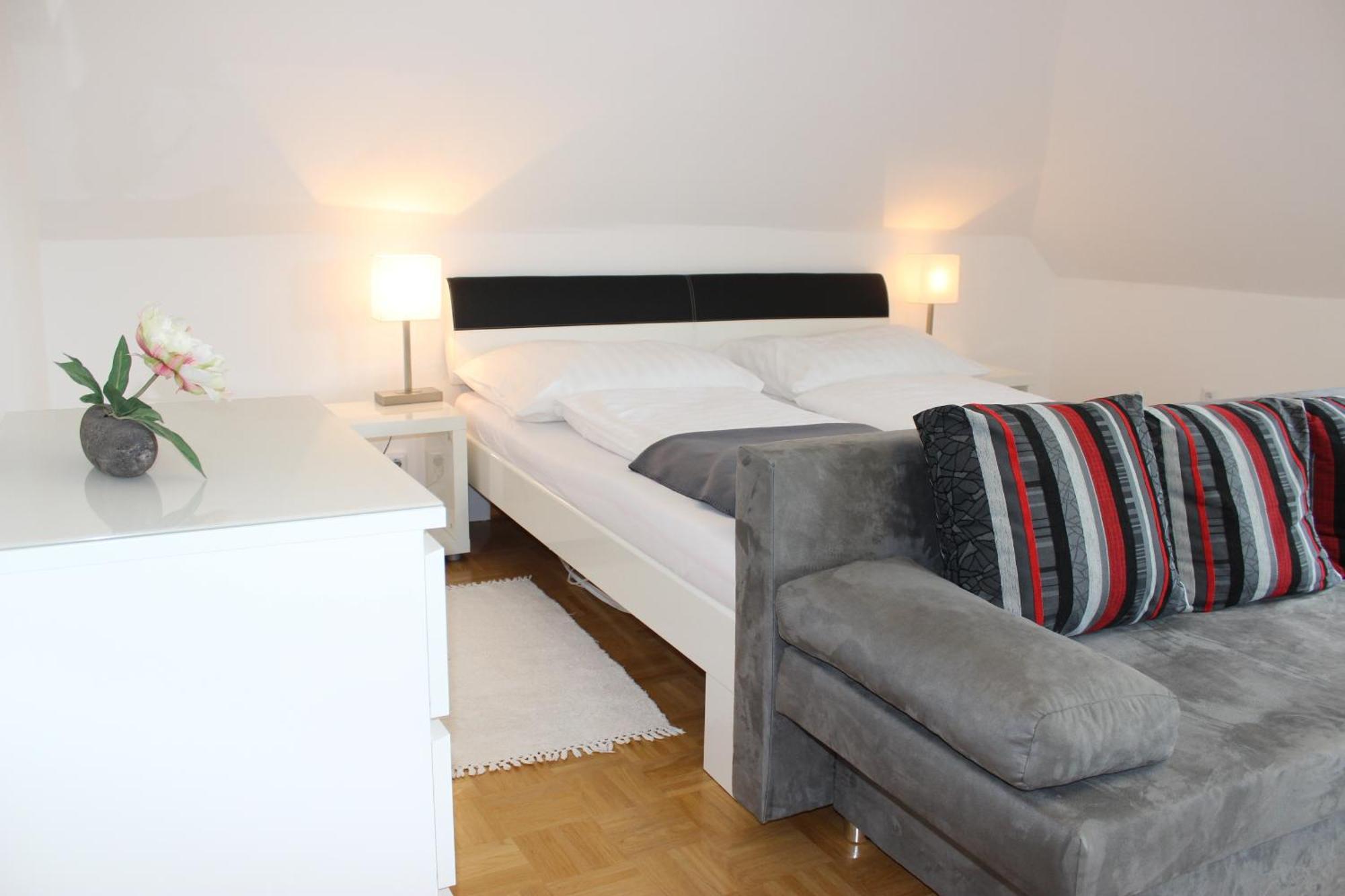 קרומפנדורף Ferienwohnung Und Gaestezimmer Korb מראה חיצוני תמונה